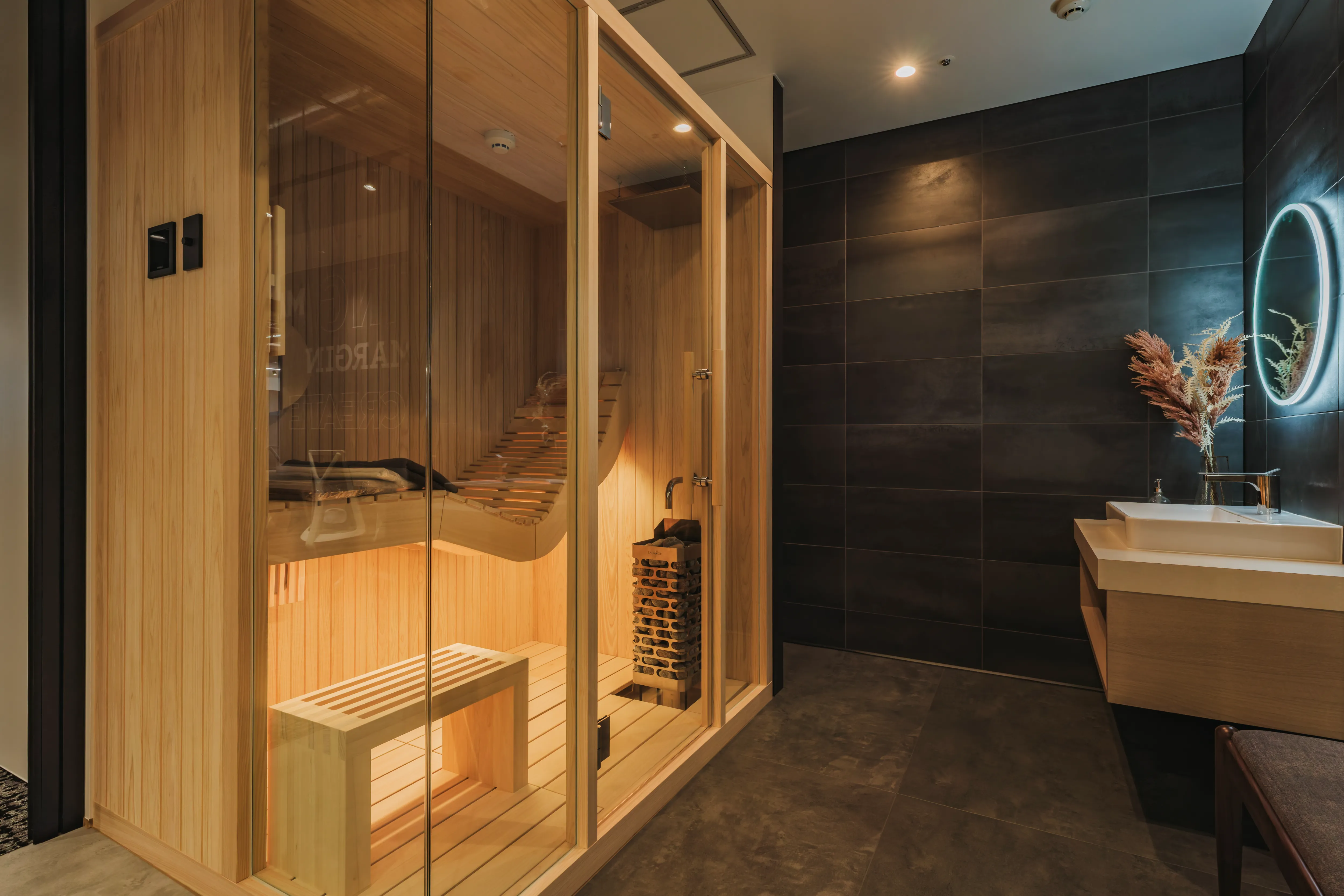 SAUNAGE HOME 展示