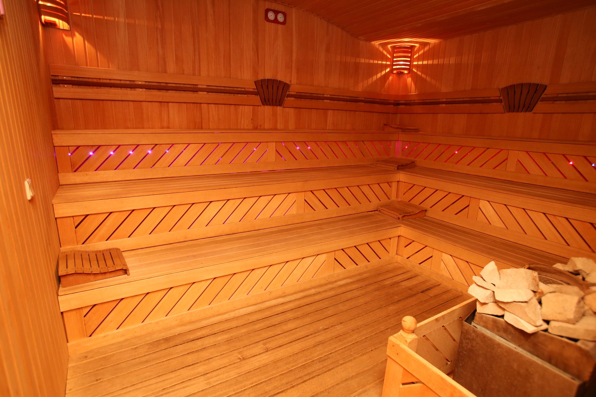 別荘×サウナでととのう魅力!サウナ付き別荘は買う?つくる?