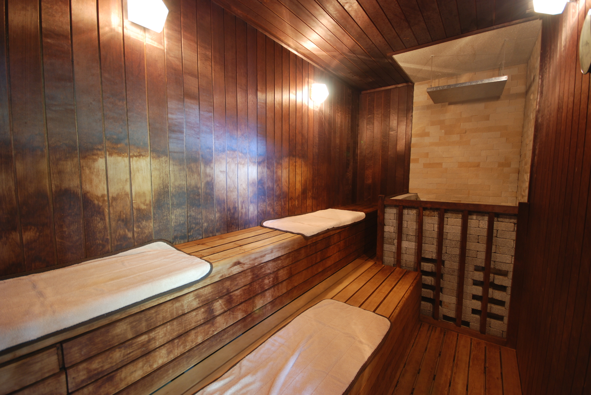 サウナは筋トレの前・後どっちがいい?効果を高めるサウナの入り方とは